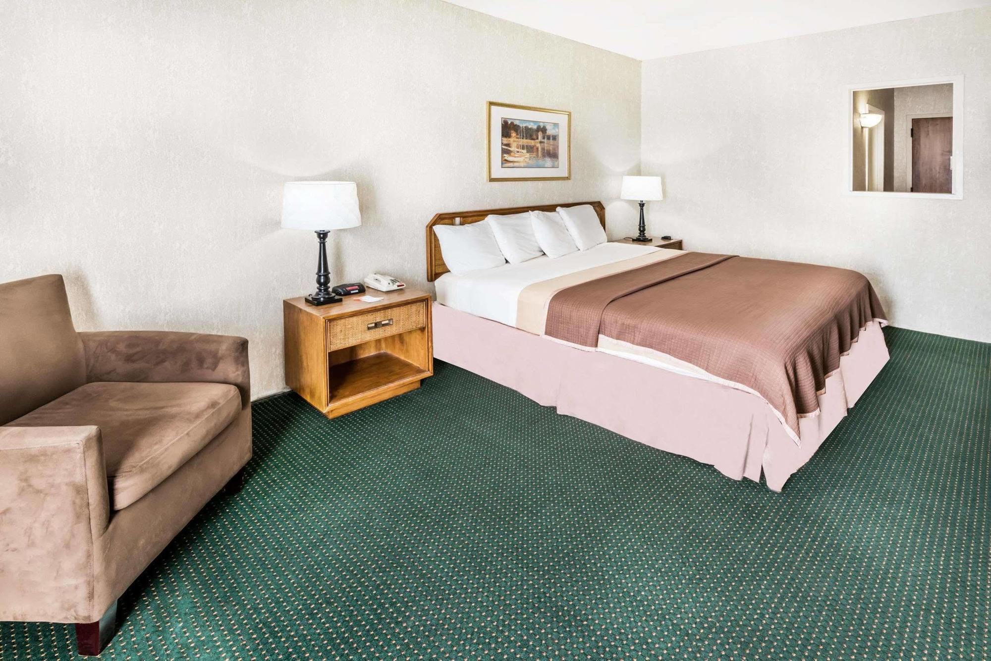 Howard Johnson By Wyndham Milford/New Haven Buitenkant foto